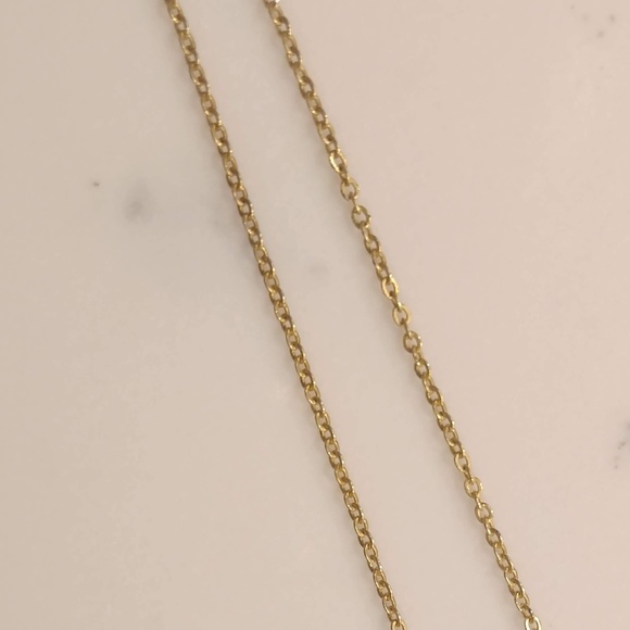 1 CTTW Diamond Cross Pendant Yellow Gold - Picture 5 of 8